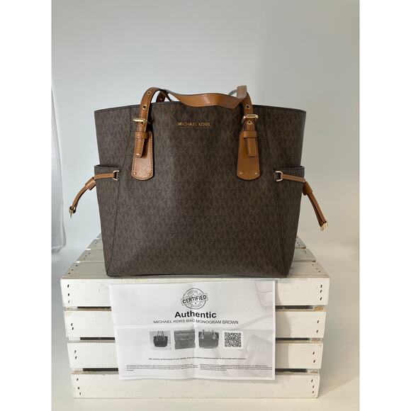 MICHAEL KORS, LARGE BROWN SIGNATURE LEATHER SHOULDER BAG - Picture 1 of 16